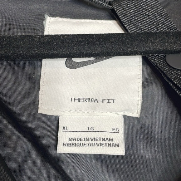 Nike | Women’s Black Therma Fit Down Filled Puffer Loose Fit Coat Size XL NWT - Picture 5 of 11